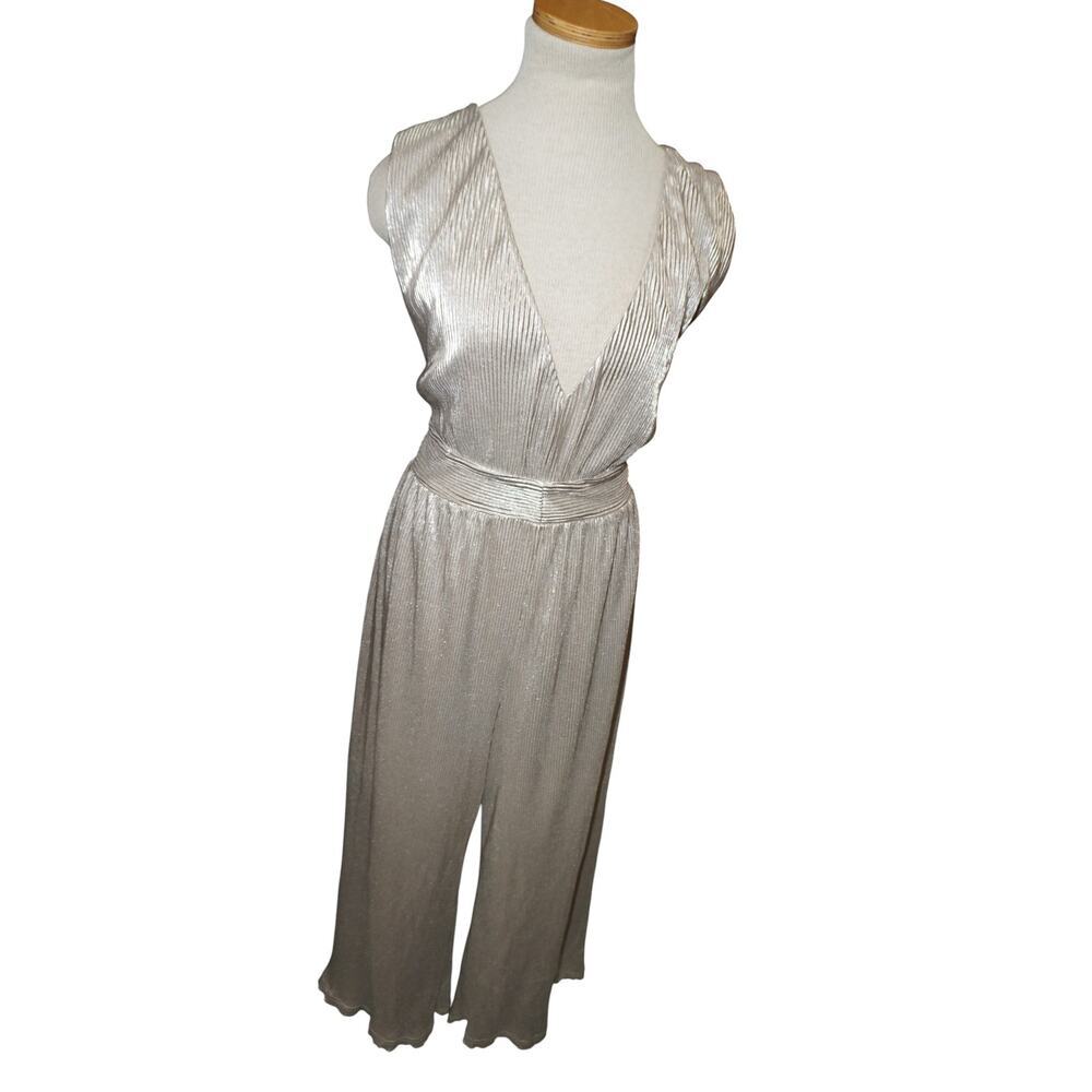 Lulus NWT Silver Metallic Jumpsuit XL Wide Leg Plunge Party Wedding Guest - Picture 2 of 7